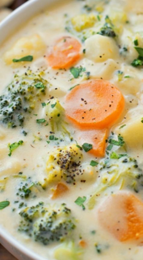 Vegetable Chowder, Cheesy Vegetable, Chicken Tortellini Soup, Chowder Soup, Soup Recipes Slow Cooker, Cauliflower Soup, Chowder Recipes, Soup And Sandwich, Easy Soups