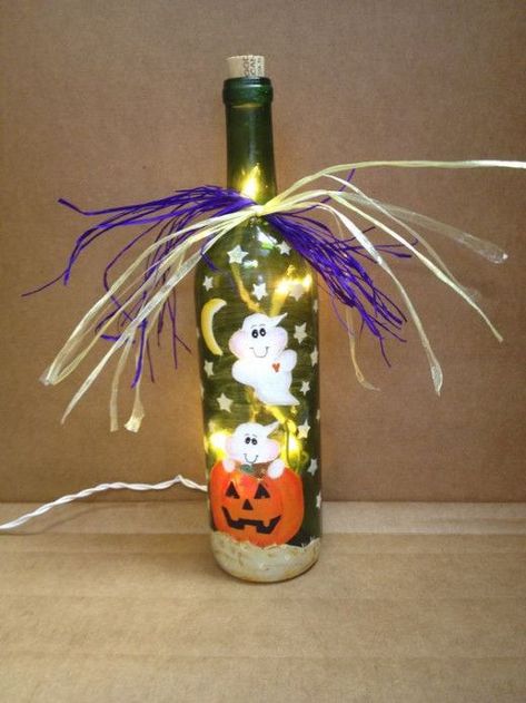 Halloween Wine Bottle Crafts, Crafts For Fall, Fall Wine Bottles, Paint Bottles, Halloween Wine Bottles, Spooky Diy, Halloween Bottles, Bottle Ideas, Bottle Diy