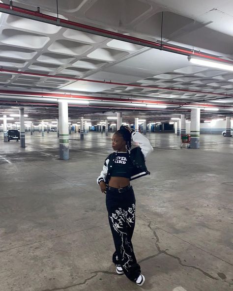 Luh Twizzy Poses, Luh Twizzy Outfits Women, Luh Twizzy Outfits, Twizzy Outfits, Luh Twizzy, Drip Drip, Face Emoji, Pics Ideas, Parking Garage