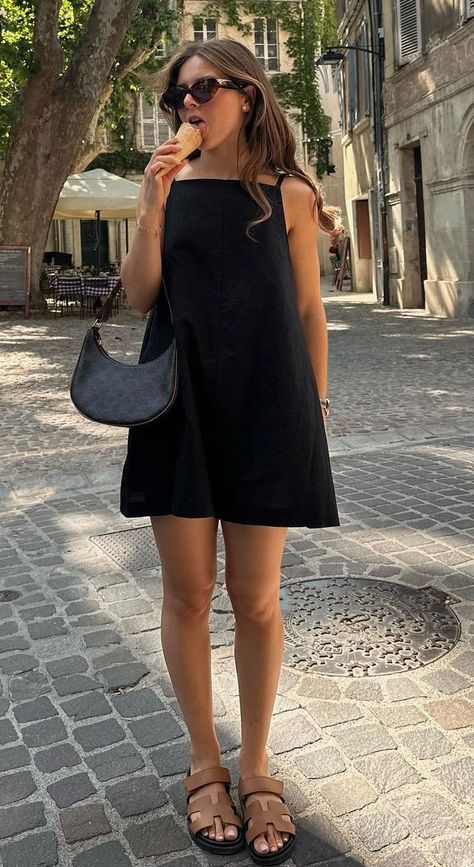 Casual Summer City Outfits, Italy Holiday Outfits, Europe Outfits, Corporate Outfits, Italy Outfits, Euro Summer, Looks Chic, European Summer, Professional Outfits