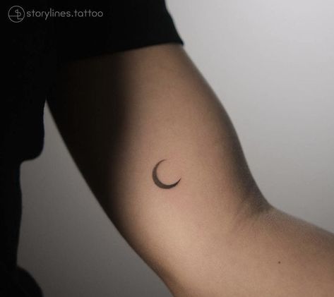 Fine Line Crescent Moon Tattoo, Moon Tatoos Woman, Lunar Tattoo Ideas, Waning Crescent Moon Tattoo, Stay Strong Tattoo, Moon Cycle Tattoo, Waning Crescent Moon, Strong Tattoos, Small Moon Tattoos