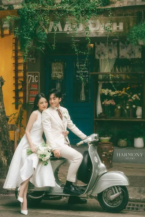 Vietnamese Wedding Photography, Prewed Concept, Prewed Studio, Pre Wedding Photoshoot Theme, Vietnam Wedding, Foto Prewedding, Pose Prewedding, Prewedding Ideas, Vietnamese Wedding