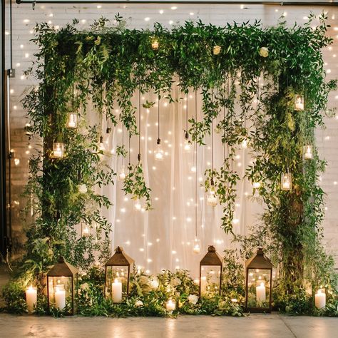 Fairy Lights And Greenery Backdrop, Fairytale Wedding Arch Ideas, Nature Wedding Backdrop, Foliage Backdrop Wedding, Engagement Outdoor Decor, Greenery Decor Party, Wedding Setup Indoor, Forest Party Backdrop, Boho Wedding Fairy Lights