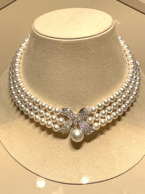 Mikimoto Jewelry, Neck Pieces Jewelry, Fancy Jewelry Necklace, Pretty Jewelry Necklaces, Pearl Jewelry Design, Expensive Jewelry Luxury, Fancy Jewellery Designs, Pearl Necklace Designs, Jewelry Set Design