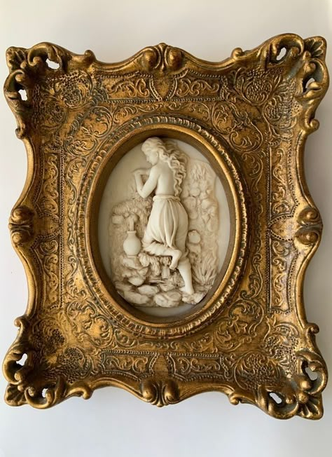 Moody Decor, Antique Picture Frames, Aged Wood, Aging Wood, Marble Art, Antique Frames, Wall Frame, Ornate Frame, Wall Gallery