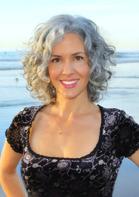 Grey Bob Hairstyles, Grey Curly Hair, Layered Curly Hair, Short Grey Hair, 2015 Hairstyles, Long Gray Hair, Curly Bob Hairstyles, Trending Hairstyles, Short Curly Hair