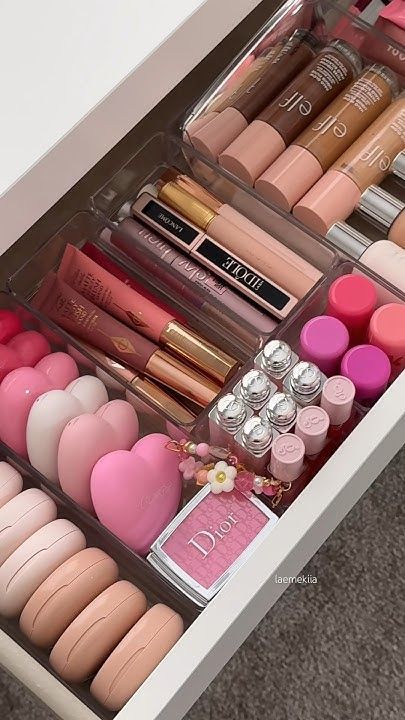 organize my makeup drawer with me🏹🤍✨ #makeup #makeuporganization #makeupshorts #asmrmakeup #preppy Check more at https://beautyfashionideas.com/makeup/organize-my-makeup-drawer-with-me%f0%9f%8f%b9%f0%9f%a4%8d%e2%9c%a8-makeup-makeuporganization-makeupshorts-asmrmakeup-preppy/ Make Up Drawer Organisation, Makeup Set Up, Organize Skincare, Organize My Makeup, Rangement Makeup, Storybook Cosmetics, Makeup Beauty Room, Budget Makeup, Organization Makeup