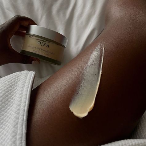 Body Skin Care Aesthetic, Body Care Black Women, Wellness Aesthetic Black Woman, Clean Black Woman Aesthetic, Black Skin Aesthetic, Skincare Black Women, Body Cream Aesthetic, African Bodycare, Clean Girl Aesthetic Black Women