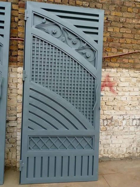 Main Gate Design Entrance Iron Doors Modern, Iron Door Design Modern Entrance, Steel Door Design Entrance, درج السلم, Exterior Door Designs, Home Gate Design, Gate Wall Design, Gate Designs Modern, Grill Gate Design