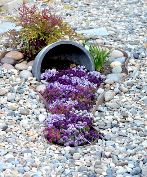 Recycled Garden Projects, Broken Pot Garden, Pebble Landscaping, Rockery Garden, Recycled Garden, Rock Garden Landscaping, Beautiful Flowers Garden, Garden Oasis, Memorial Garden