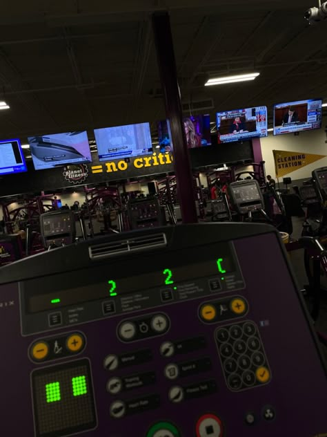 Planet Fitness Aesthetic, Gym Planet Fitness, Planet Fitness Gym, Vision Journal, Senior 25, Gym Girlie, Sr 25, Vision Bored, Gym Lifestyle