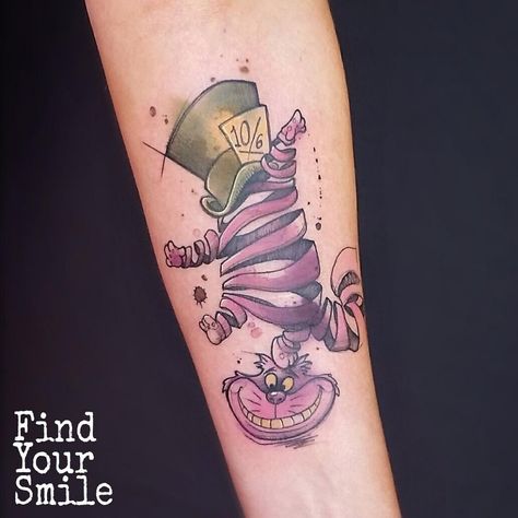 Mad Hatter Tattoo, Tatuaje Studio Ghibli, Watercolor Tattoo Artists, Cheshire Cat Tattoo, Tim Burton Tattoo, Alice And Wonderland Tattoos, Wonderland Tattoo, Disney Tattoo, Cat Tattoo Designs