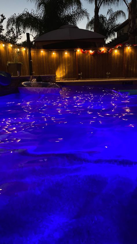 pretty pool with blue/purple crisp lights Above Ground Pool Lights, Pretty Pool, Purple Led Lights, Poolside Cabana, Led Pool Lighting, Purple Lighting, Blue Patio, Big Backyard, Pool Lights