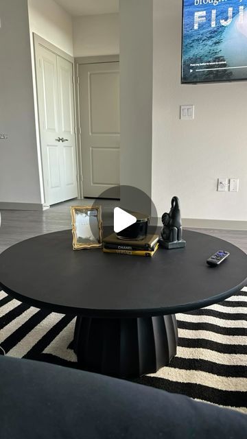 Charlie Unique on Instagram: "Spending $400- $900 on a coffee table doesn’t sit well with me. DIYs gonna save you money every time. I rather spend $80 and get the same outcome 😇

#diy #coffeetable #homedecor #explorepage #decoratewithme #amazonfinds #homeinterior #homedecoration #diycoffeetable" Diy Circular Coffee Table, Diy Black Coffee Table, Repurposed Coffee Table Ideas, Diy Round Coffee Table, Coffee Table Makeover Diy, Cute Coffee Table, Coffee Table Hacks, Diy Coffee Tables, Ikea Coffee Table