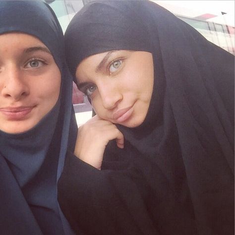 Image de beauties, eyes, and muslim Mode Niqab, Hijab Islam, Islam Hijab, French Khimar, Abaya Fashion Dubai, Rihanna Photos, Hijab Niqab, About Islam, Arabian Beauty Women