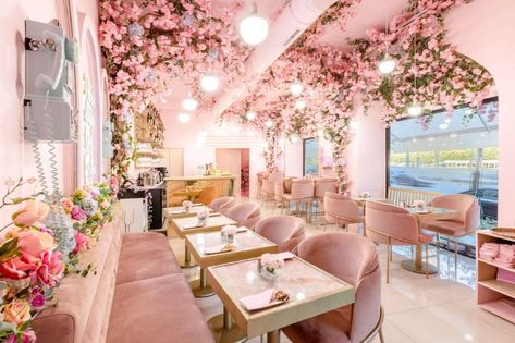 Colorful Cafe, Pink Cafe, London Cafe, Bakery Design Interior, Bakery Decor, Deco Rose, Cafe Shop Design, Beauty Room Design, Bakery Design