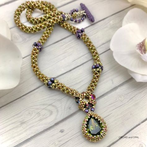 Bead Embroidered Bracelet, Beaded Necklace Tutorial, Embroidered Bracelet, Pear Pendant, Necklace Tutorial, Beaded Pendant Necklace, Bugle Beads, Crystal Necklace Pendant, Beaded Jewelry Patterns