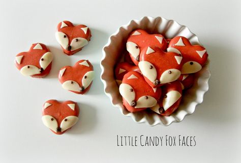 Sugar Swings! Serve Some: Candy Foxes for Valentines Day Peppermint Cake Roll, Fox Birthday Party, Colored Cookies, Fox Cake, Fox Party, Fox Birthday, Fox Baby Shower, Tootsie Roll, Heart Shaped Cookies