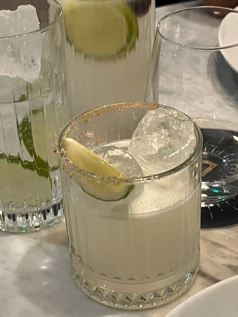 Margarita drink aesthetic night out rich lifestyle Spicy Margarita Aesthetic, Aesthetic Margaritas, Margarita Aesthetic, Margarita Drink, Drink Aesthetic, Spicy Margarita, Pretty Drinks, Rich Lifestyle, Alcoholic Beverages