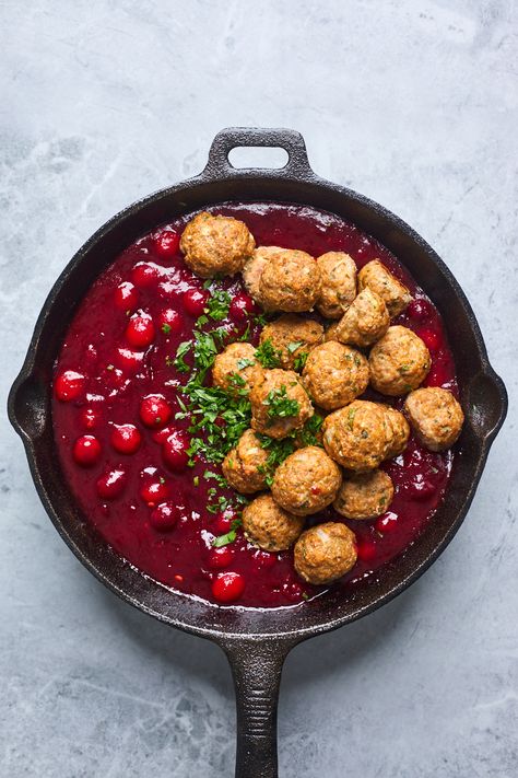 Homemade Cranberry Meatballs, Meatballs In Cranberry Sauce, Cranberry Meatballs Crockpot, Cranberry Orange Meatballs, Meatballs With Cranberry Sauce, Thanksgiving Meatballs, Christmas Meatballs, Cranberry Sauce Meatballs, Christmas Starters