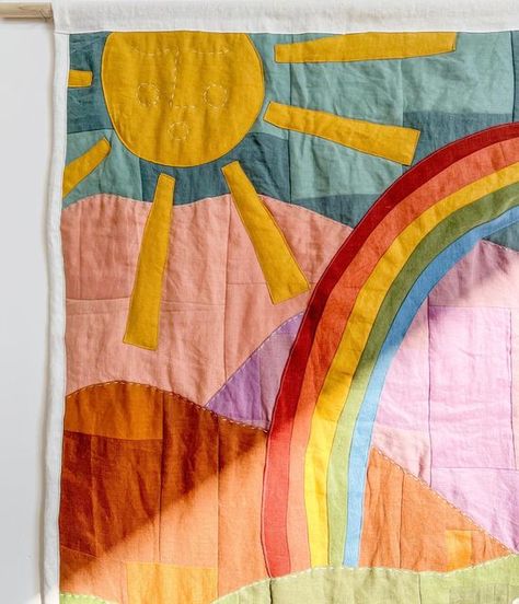 Diy Fabric Scraps Ideas, Patchwork Projects Ideas, Thread And Sprout, Quilted Sewing Projects, Sun Quilt, Recycled Fabric Art, Modern Sewing Projects, Rainbow Patchwork, Small Quilt Projects