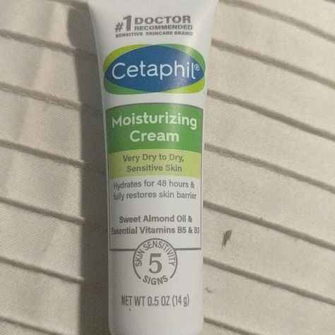 Nwt Cetaphil Moisturizing Cream For Very Dry To Dry Sensitive Skin Cetaphil Cream, Cetaphil Moisturizer, Hydrating Skin Care, Dry Skin Routine, Daily Facial Cleanser, Clinique Moisture Surge, Stretch Mark Cream, Clinique Moisturizer, Dry Sensitive Skin