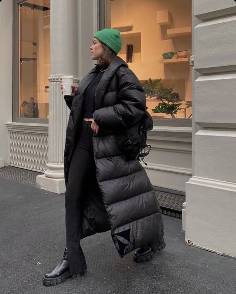 Long Black Puffy Coat, Ankle Length Puffer Coat, Oversized Down Jacket, Aritzia Long Puffer Jacket Outfit, Long Puff Jacket Outfit, Black Long Puffer Coat Outfit, Puffer Long Jacket Outfit, Maxi Puffer Coat Outfit, Long Puffer Jacket Outfit Street Style