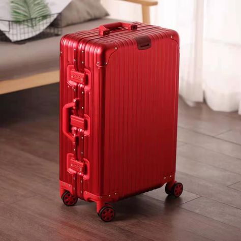 Red Luggage Aesthetic, Rimowa Luggage, Luggage Red, Airport Pictures, Luxury Luggage, Luxury Purses, Funko Pop Vinyl, Travel Board, Travel Organization