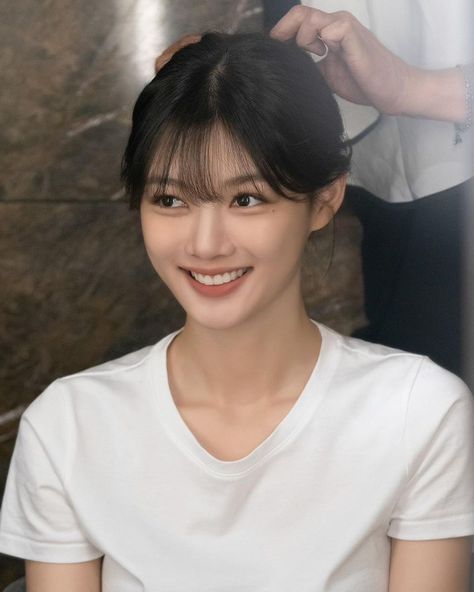 Kim Yoojung, ماثيو ماكونهي, Kim You Jung, Peinados Recogidos, Kim Yoo Jung, Hair 2024, Tumblr Aesthetic, Good Hair, Model Aesthetic