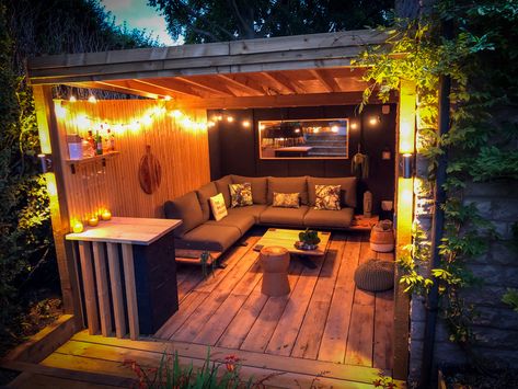 Men’s Shed Ideas, Shed Lounge Ideas, Mancave Shed Ideas Interior, He Shed Interior Ideas, Doobie Den Ideas, Summer Shed Ideas, Backyard Hangout Ideas Diy, Outdoor Hangout Area Diy, Small Shed Hangout Ideas