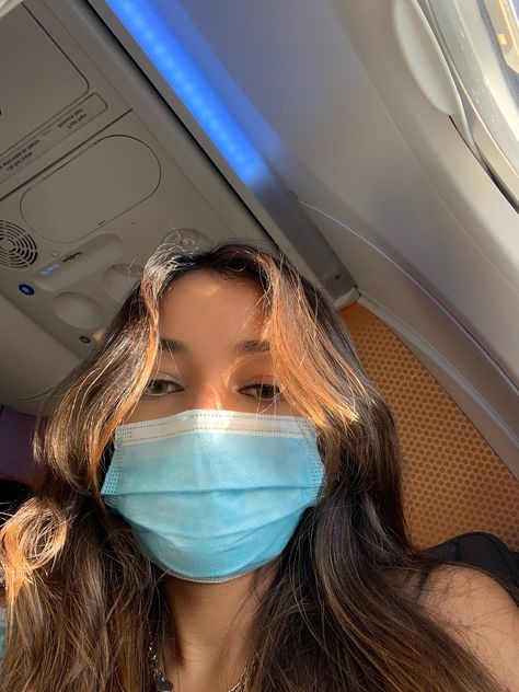 Plane Selfie Aesthetic, Airplane Selfie Aesthetic, Airplane Picture Ideas, Travel Hairstyles Airplane, Plane Selfie, Airplane Selfie, Plane Pics, Airplane Aesthetic, Picture Of A Person