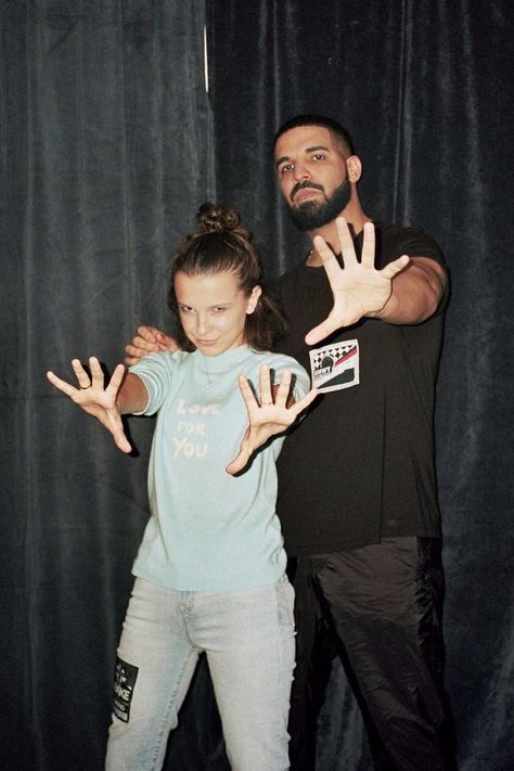 Drake and Millie Bobby Brown Finally Met and You'll Want to Frame the Epic Photo Drake And Millie Bobby Brown, Drake Millie Bobby Brown, Bobbie Brown, Celebrity Pics, Flirting Quotes Funny, Flirting Tips For Girls, James Cameron, Flirting Moves, Flirting Memes