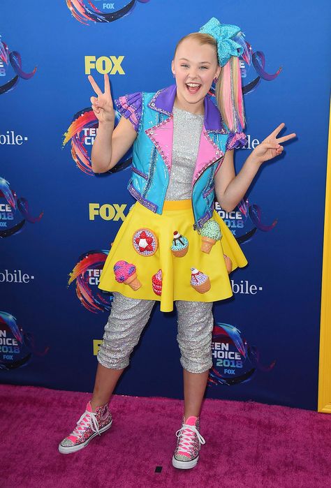 Jojo Siwa Instagram, Jojo Siwa Outfits, Instagram Comments, Jojo Siwa Birthday, Hard Riddles, Red Sunglasses, Teen Choice Awards, Jojo Siwa, Play Hard