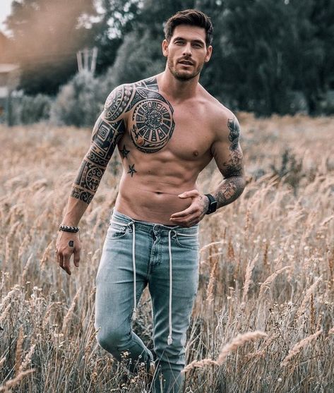 Angelo Carlucci, Drawing Movie, Character Inspiration Male, Inked Men, Maori Tattoo, Big Thing, The Next Big Thing, Hot Jeans, Book Boyfriends