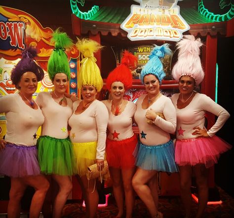 trolls fancy dress Trolls Dress Up, Butlins Fancy Dress, Butlins 90s Fancy Dress, Trolls Costume Ideas, Trolls Costume Adult, 80s Fancy Dress Ideas, 90s Fancy Dress Ideas, Toy Costumes, 80s Fancy Dress Women