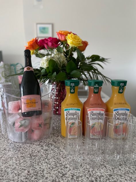 Mimosas, Veuve Clicquot, Pink Rose Ice Cubes 21st Birthday Airbnb Ideas, 21st Birthday Brunch Ideas Decorations, 21 Birthday Brunch Ideas, 21st Bday Brunch, Birthday Mimosas, Birthday Pregame Ideas, Mimosa Tower, 21 Brunch Birthday, 21st Winery Birthday