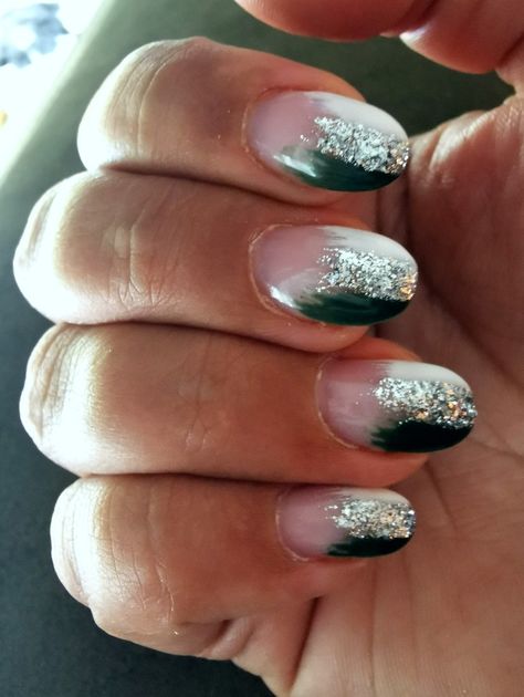 Green And Silver Nails, Sliver Nails, Hoco Nails, Wedding Manicure, Formal Nails, How To Cut Nails, Green And Silver, Manicure Ideas, Silver Nails