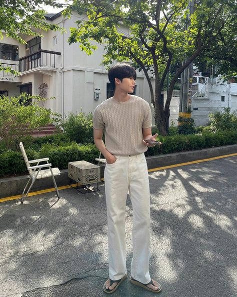 Summer Korean Outfits, Korean Outfits Men, Outfit Cowo, Money Clothes, Korean Summer Outfits, Polo Outfit, Korean Casual Outfits, Men Stylish Dress, Stylish Photo Pose