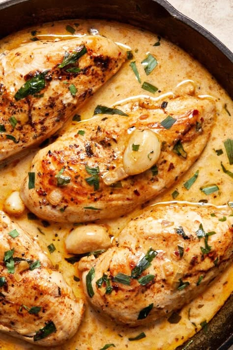 Creamy Herb Chicken, Italian Herb Chicken, Chicken With Herbs, Olive Oil Sauce, Turkey Lunch, Herb Chicken Recipes, Dinner 2023, Chicken Smothered, Chicken Mashed Potatoes