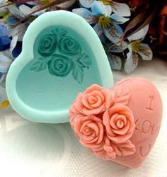 Diy Soap Carving, Savon Diy, Soap Carving, Soap Ideas, Heart Diy, Silicone Molds Baking, Rose Decor, Diy Silicone Molds, Craft Molds