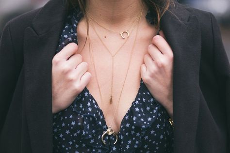 Best Type of Necklace to Wear With a V-Neck Dress Necklace For V Neck Dress, Necklace For V Neck, Type Of Necklace, Dress With Necklace, Perfect Fall Outfit, Fresh Perspective, Elegant Coats, Old Shoes, Article Design