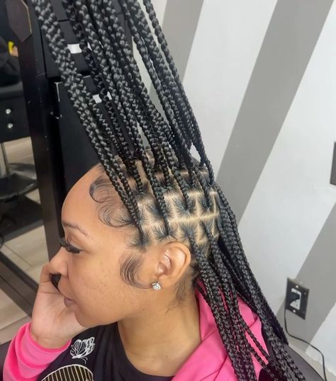 Medium Size Braids, Girls Braided Hairstyles Kids, Small Knotless Braids, Protective Style Braids, Small Knotless, Ghana Weaving, Braided Hairstyles For Black Women Cornrows, Feed In Braids Hairstyles, Haute Hair