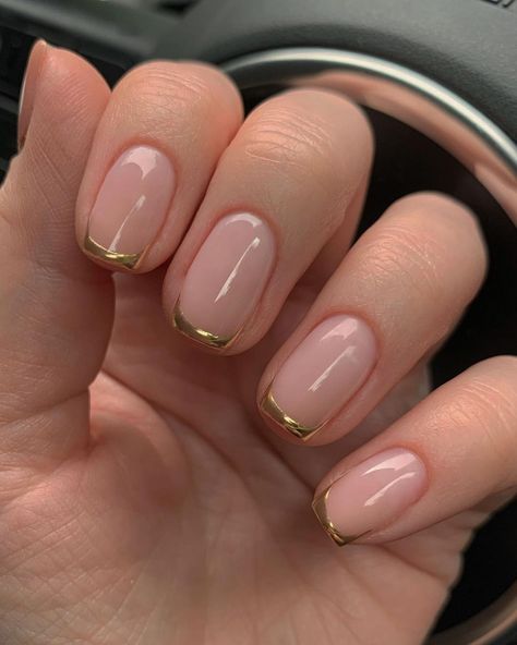 21 Classy Neutral Short Nails for Spring 2022 I Take You | Wedding Readings | Wedding Ideas | Wedding Dresses | Wedding Theme Neutral Short Nails, Gold Tip Nails, Short Nail Designs, Neutral Nails, Silver Nails, Dipped Nails, French Tip Nails, Gold Nails, French Nails