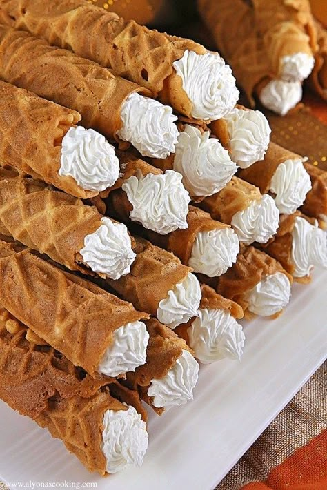 “Trubochki” are rolled pastries. With a pizzelle maker you can make a batch of these cream filled pizzelles and serve them as finger food desserts. Pizzelles Recipe, Pizzelle Recipe Italian, Pizzelle Maker, Pizzelle Cookies, Pizzelle Recipe, Finger Food Desserts, Cannoli Recipe, Russian Desserts, Italian Pastries