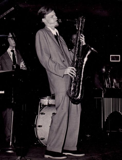 Gerry Mulligan #Jazz #Music Jazz History, Gerry Mulligan, Baritone Saxophone, Art Blakey, Free Jazz, Not Well, Blues Musicians, The Jam Band, Jazz Artists