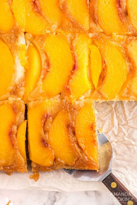 Buttery caramelized peaches atop a light and fluffy cake base, this peach upside down cake is an irresistible dessert for a crowd, especially when topped with vanilla ice cream! Amish Peanut Butter Pie Recipe, Dessert For A Crowd, Caramelized Peaches, Fresh Peach Recipes, Fresh Fruit Desserts, Peach Upside Down Cake, Coffee Cake Recipes Easy, Fluffy Cake, Cake Base