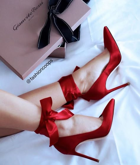 Shoes Packaging, Trendy High Heels, High Heels Boots, Red High Heels, Combat Boot, Red High, Gorgeous Shoes, Pretty Shoes, Dream Shoes