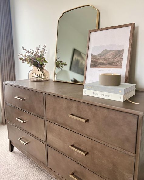 Our flight home was delayed by 4 hours + daylight savings, I’m tired 🥱😴 Slow Sunday Stills featuring @plankandbeamfurniture 🤎 a|d We added this beautiful solid wood modern dresser to our guest bedroom. The Contempo 6 drawer dresser features soft close drawers, wire brush finish (in color Clay) for a textured look, and the perfect champagne gold metal hardware! Comment SHOP for links 🔗 and shop their Spring Sale up to 25% off! ✨other ways to shop: - follow and shop my home on @shop.ltk -... Mirror Above Dresser, Dresser Inspo, Bedroom Dresser Styling, Dresser Styling, Top Of Dresser, Bureau Decor, Slow Sunday, Walmart Home, Daylight Savings