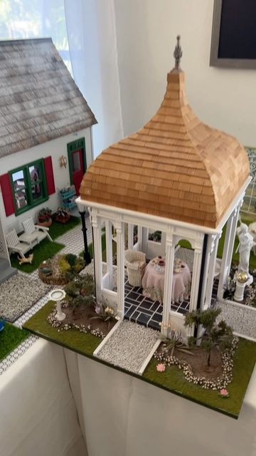 Miniature Gazebo, Miniature Conservatory, Dollhouse Patio, Gingerbread House Decorations, Miniature Rooms, Vintage Dollhouse, House Decorations, Clever Crafts, Gingerbread House