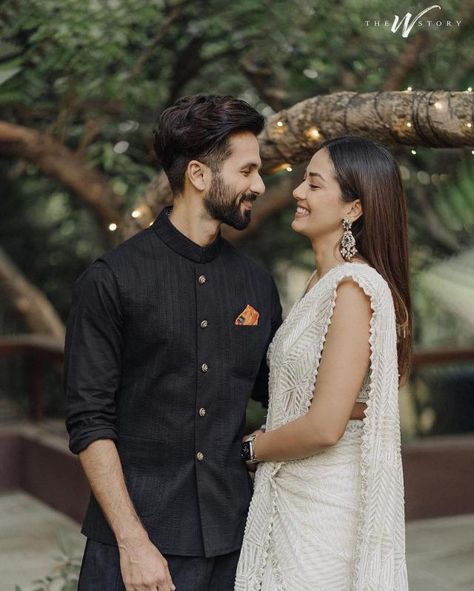 Mira Kapoor, Celebrity Wedding Photos, Celebrity Couple, Mira Rajput, Bollywood Couples, Shahid Kapoor, Couples Poses For Pictures, Pre Wedding Photoshoot, Family Goals